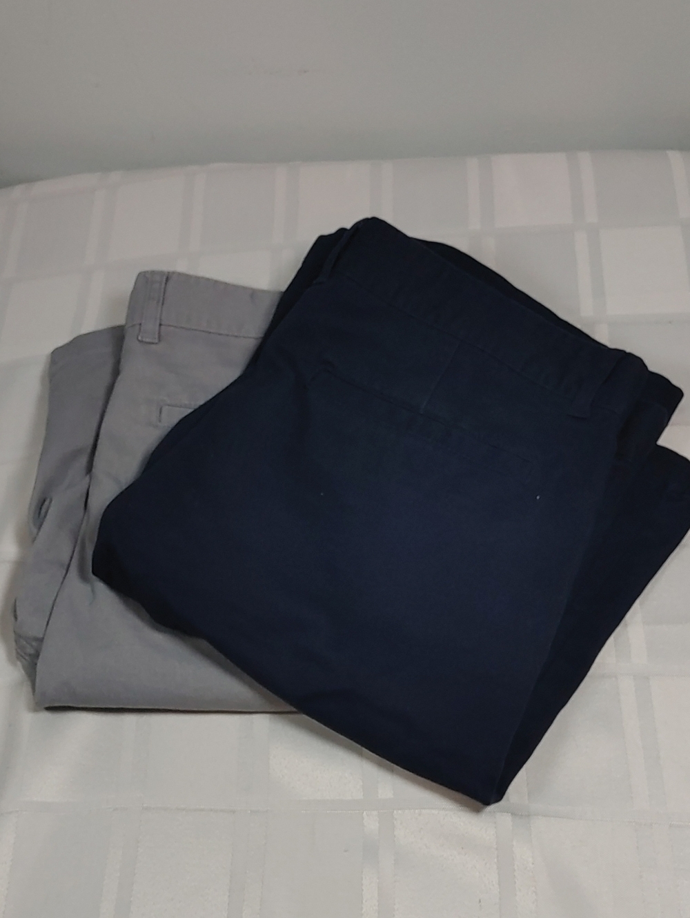 Old Navy Shorts, Boys' Youth Size (18), 2 Pairs, Gray & Navy Blue